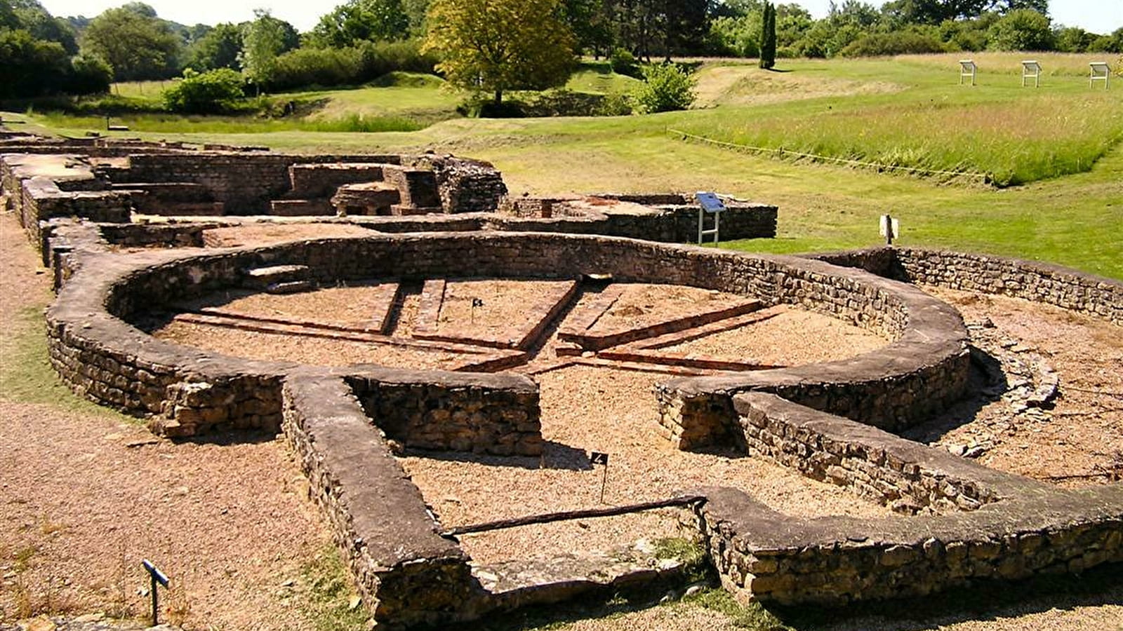 Site archéologique des Fontaines Salées 