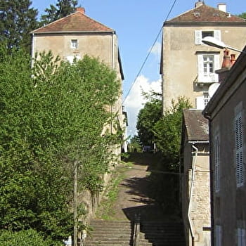 Balade historique à travers un labyrinthe de granit...à Lormes - LORMES