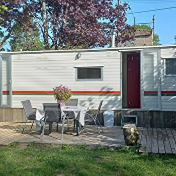Bungalow en bois du Camping de l'Etang du Goulot - LORMES