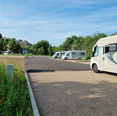 Aire de stationnement camping-car de Château-Chinon 