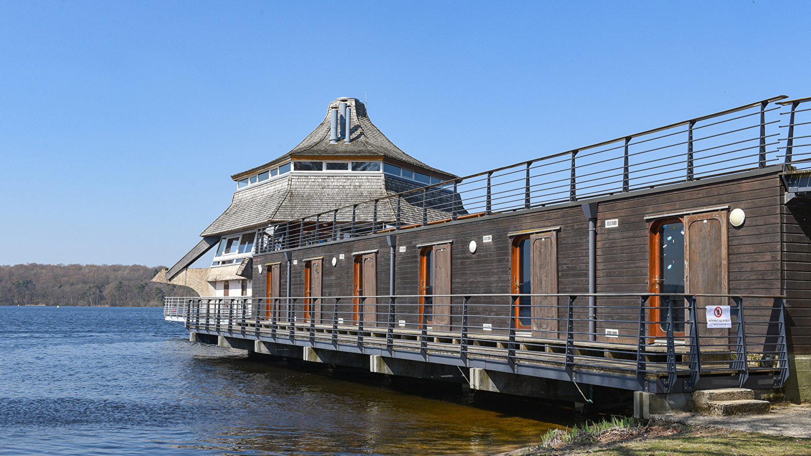 Location Chambre Cabine n°12 pour 2 personnes Lac des Settons Morvan - Activital